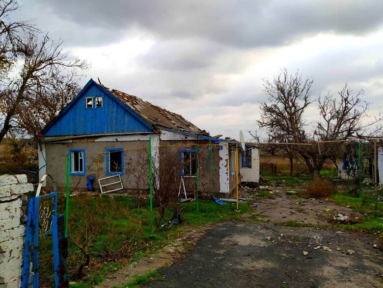 Consequences of enemy shelling in Kherson region: two children and ambulance paramedics were wounded, kindergarten and school were damaged 05