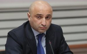Заступник генпрокурора України Гюндуз Мамедов: "Наша кваліфікація авіакатастрофи в Ірані - особливо тяжкий злочин, чого категорично не сприймає іранська сторона, яка розслідує ненавмисне вбивство з максимальним терміном покарання - 3 роки"