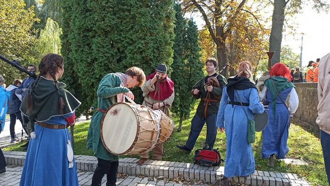 У Києві відбувається Марш УПА: учасники збираються оголосити вимоги Зеленському 26 У Києві відбувається Марш УПА: учасники збираються оголосити вимоги Зеленському 26