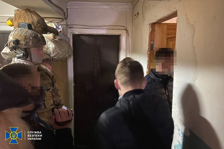 Закликали до насильницького повалення конституційного ладу: СБУ затримала антиукраїнських активістів на Київщині 04