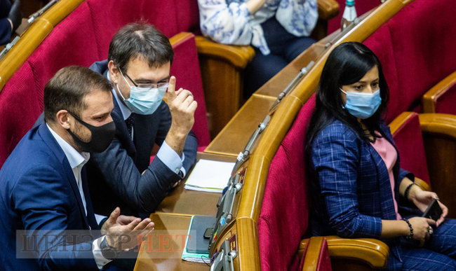 Розповідь Медведчука, обійми від Балоги, нарада у Верещук, дискусія Гетманцева і привітання Разумкова Халимону, - день роботи ВР 1 грудня 07
