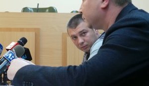 Полицейского Мельникова, который избивал лежачего активиста, не обучали силовому задержанию большого количества людей, - Артем Шевченко