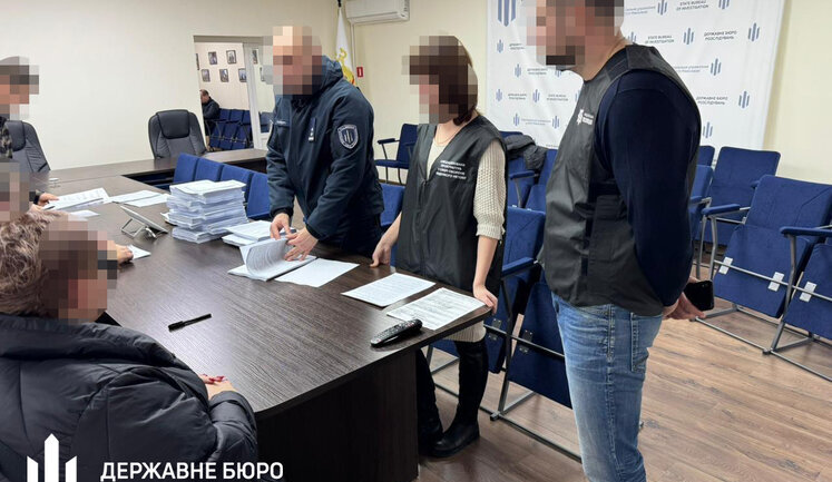 Kirovohrad region city council deputy organised purchase of low-quality clothes for military - SBI. PHOTO