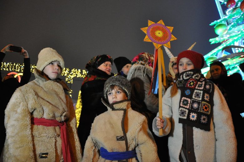 На Контрактовій площі в Києві відсвяткували Щедрий вечір з Козою і Маланкою 10