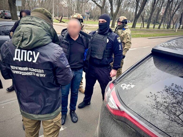 Схема незаконного переправлення чоловіків