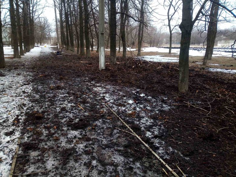 Российские оккупанты обстреляли жилые кварталы Врубовки в Луганской области: повреждены школа, дома и газопровод 03 Российские оккупанты обстреляли жилые кварталы Врубовки в Луганской области: повреждены школа, дома и газопровод 03