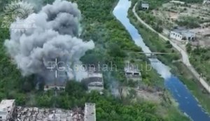 Пилоты истребителей Су-27 авиаударом уничтожили здание со скоплением оккупантов, боекомплект и 2 мотоцикла на Востоке