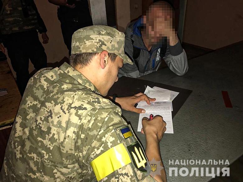 Правоохоронці та силовики провели рейди нічними клубами Києва та вручили 219 повісток 04