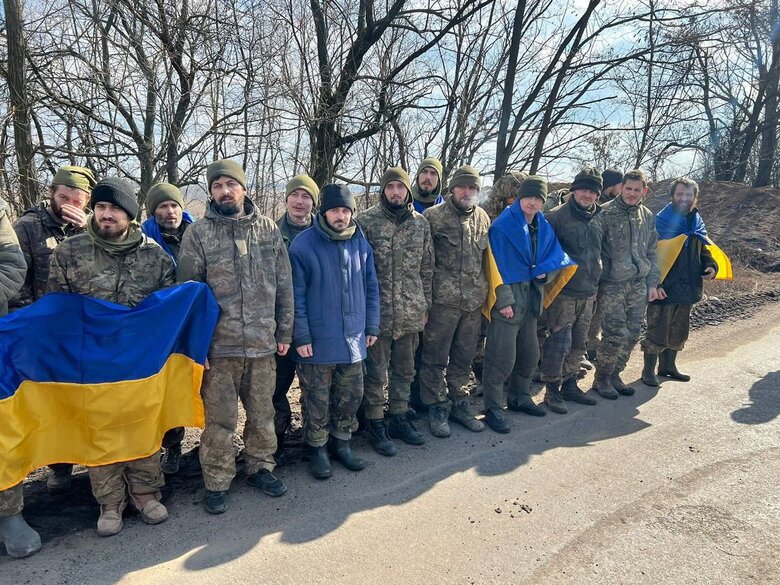 Україна повернула з російського полону 130 захисників та захисниць, зокрема 87 оборонців Маріуполя 01