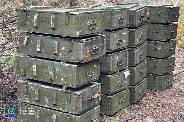 СБУ знайшла заховані арсенали окупантів у Чернігівській області 08