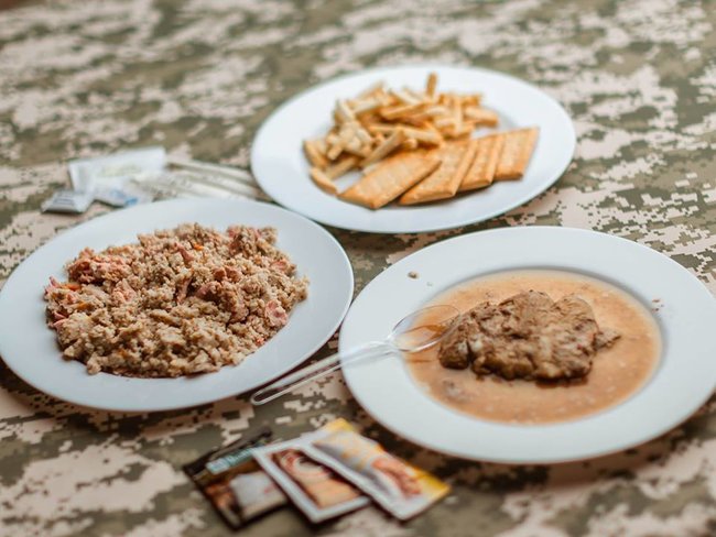 Poroshenko: Soldiers fighting in Donbas to be supplied with new field rations meeting NATO standards 03