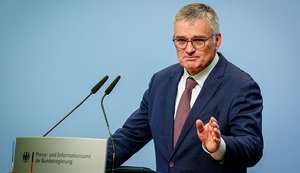 Спикер правительства ФРГ высказался о коррупционном скандале в украинской энергетике и упомянул Зеленского