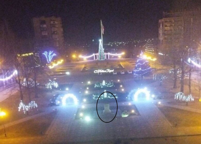 В окупованому Мелітополі загарбники демонтували пам’ятник Шевченку, - мер Федоров 02