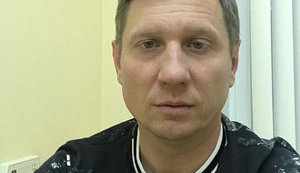 Болевшего коронавирусом депутата Шахова выписали из больницы без окончательных анализов