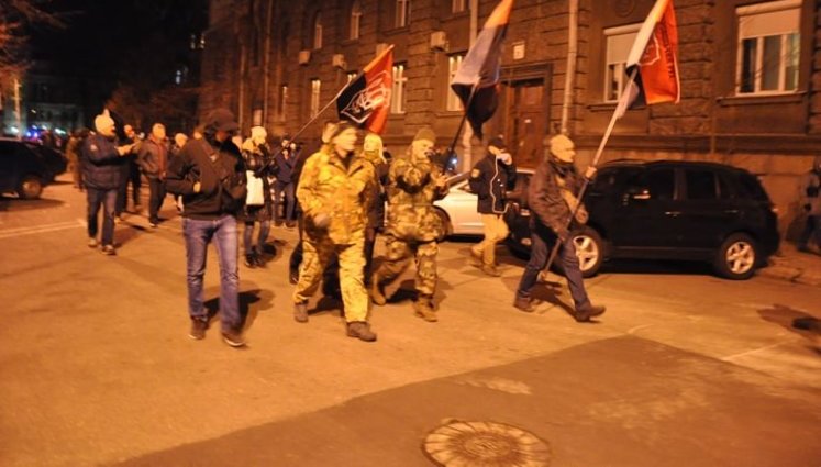 Націоналісти відзначили День Свободи походом до ОП з вимогою звільнити політв'язнів. ВІДЕО+ФОТОрепортаж
