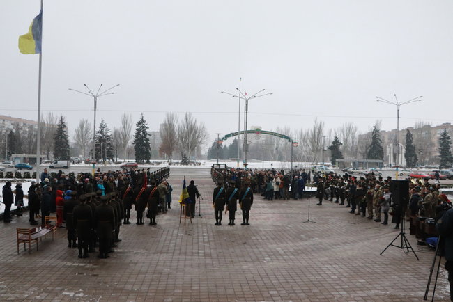 Із загиблим на Донбасі воїном Маріупольської бригади Олегом Андрієнком попрощалися в Запоріжжі 14