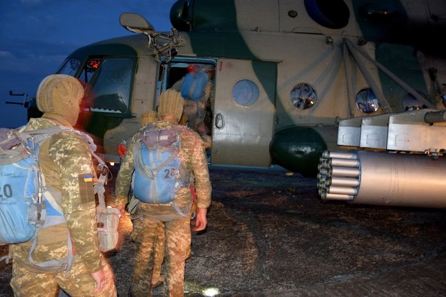 Sea Breeze 2018: marines accomplish night airdrop training mission 02