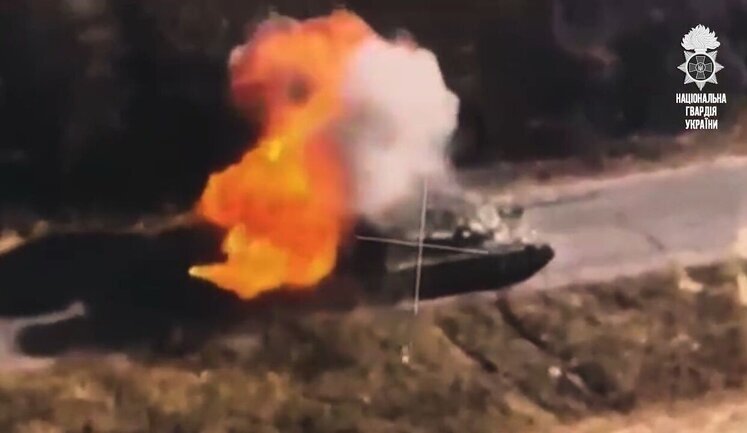 Новітній російський танк Т-90 "Прорив" знищили нацгвардійці на херсонському напрямку. ВIДЕО