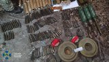 Протитанкові міни, постріли ПГ-7 та ВОГ-17, тротил і пластид: СБУ виявила поблизу лінії розмежування сховок найманців РФ. ФОТОрепортаж
