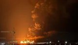В Крыму горит нефтяной терминал вблизи Феодосии в ночь на 13 октября