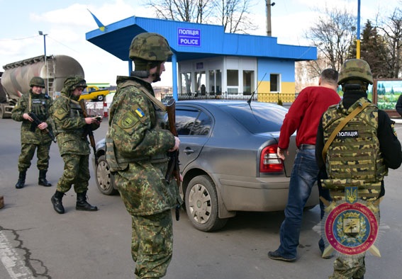 Поліція Донеччини перейшла на посилений режим несення служби через загострення ситуації на лінії розмежування 01