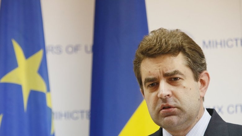 Посол України в Чеській Республіці Євген Перебийніс: Чеський уряд скасував усі формальні бар’єри для працевлаштування прибулих сюди громадян України 05 Посол України в Чеській Республіці Євген Перебийніс: Чеський уряд скасував усі формальні бар’єри для працевлаштування прибулих сюди громадян України 05