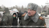 Лукашенко заявил о готовности разместить в Беларуси "ядерное" и "сверхъядерное" оружие