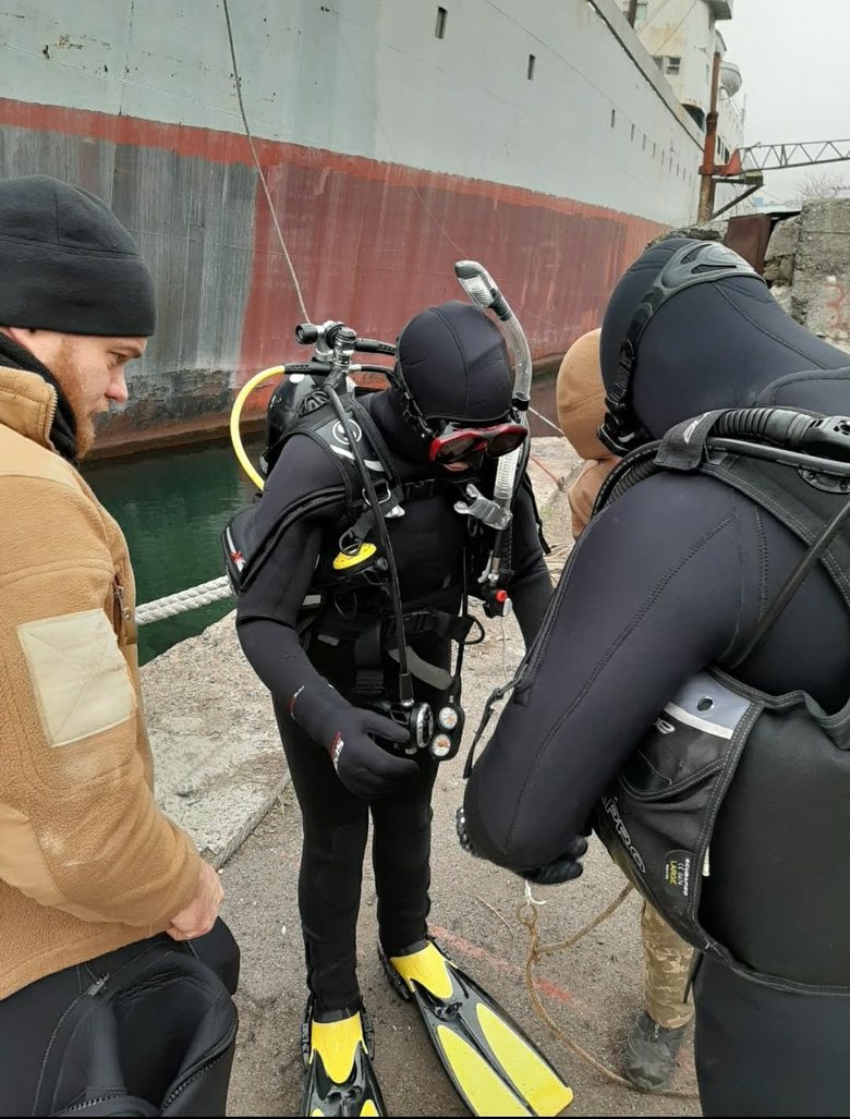 Коли хлопці не витримували і вилазили з води зі словами Та ну його нафіг, я продовжувала, - перша водолазка ЗСУ Катерина Нікітенко 04
