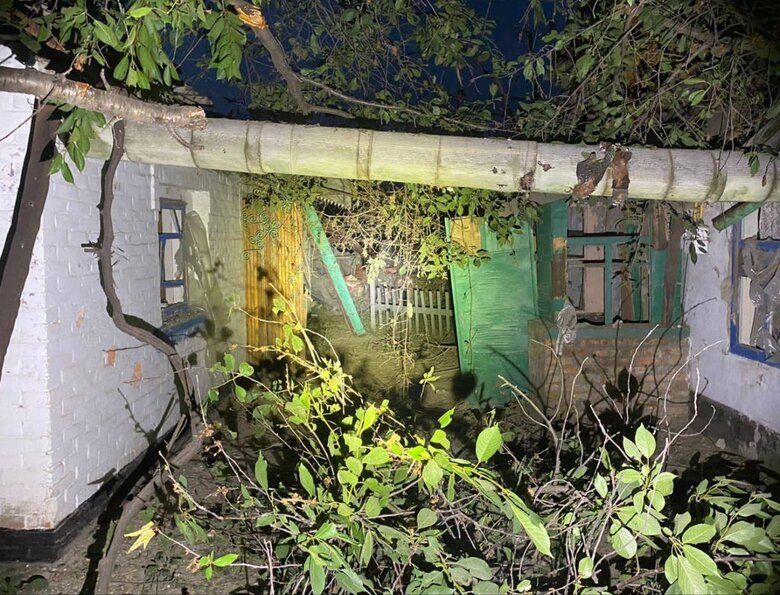 Окупанти пізно ввечері обстріляли Марганець та Нікополь, одна особа зазнала поранення, - ОВА 05