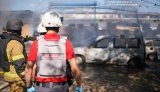 Росіяни вдарили по Запоріжжю: семеро поранених, спалахнула автостоянка. ФОТОрепортаж