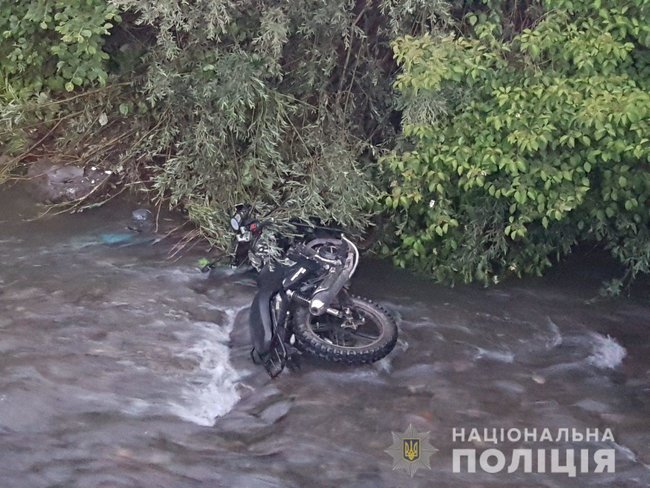 18-річний закарпатець впав у річку на мотоциклі і загинув, - поліція 01