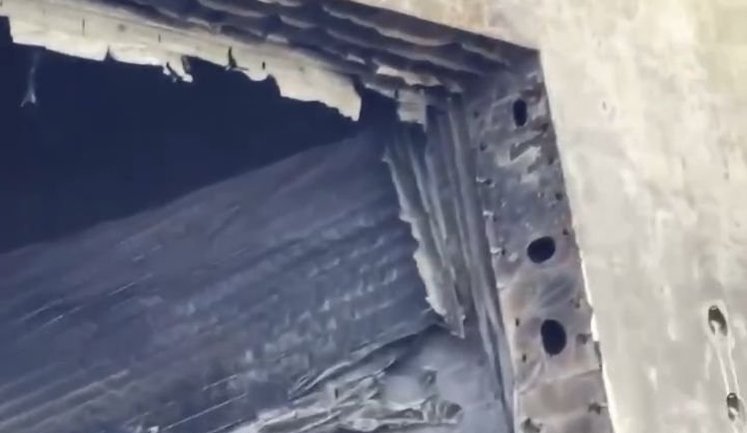 Кадри ураженого російського газовоза "Arctic Metagaz" морським надводним дроном. ВIДЕО