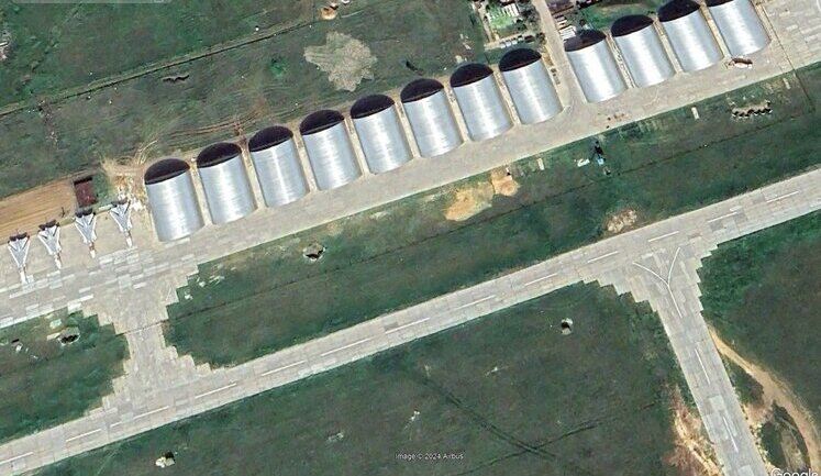 Russians build defensive hangars at airfield 300 km from border with Ukraine. PHOTO
