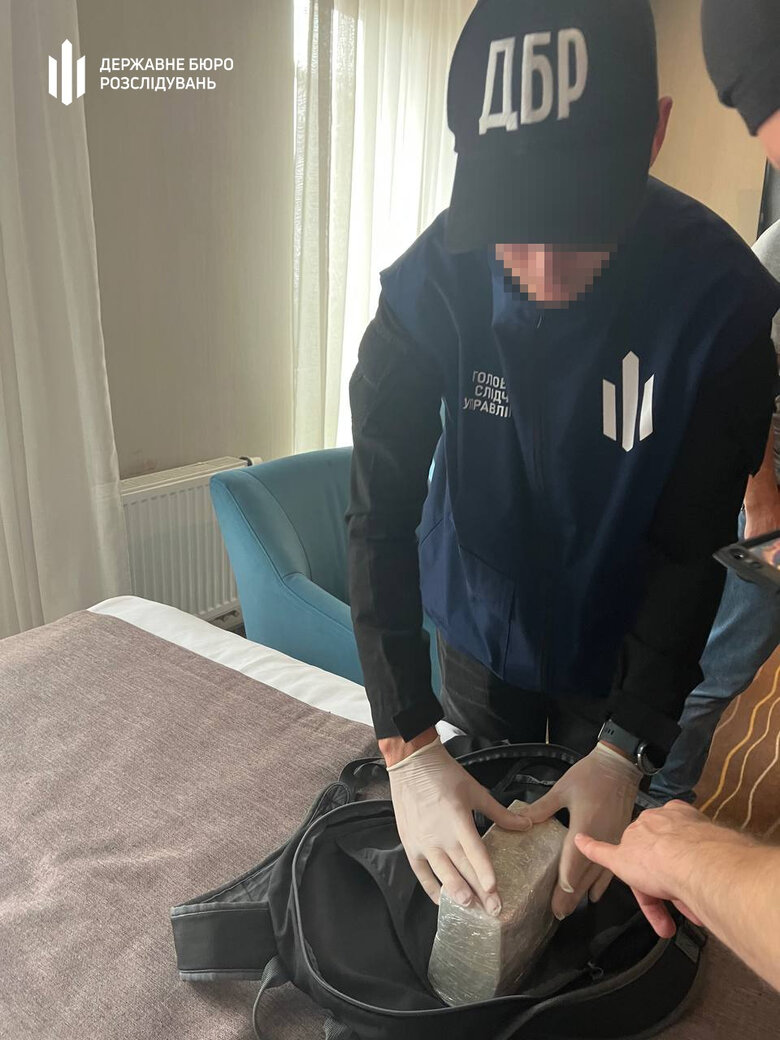 In Lviv, cocaine sales channel from Ecuador was blocked 08