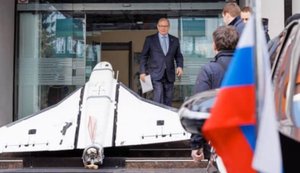 Перед будівлею МЗС у Молдові поставили збитий дрон під час візиту посла РФ для вручення ноти протесту. ФОТО