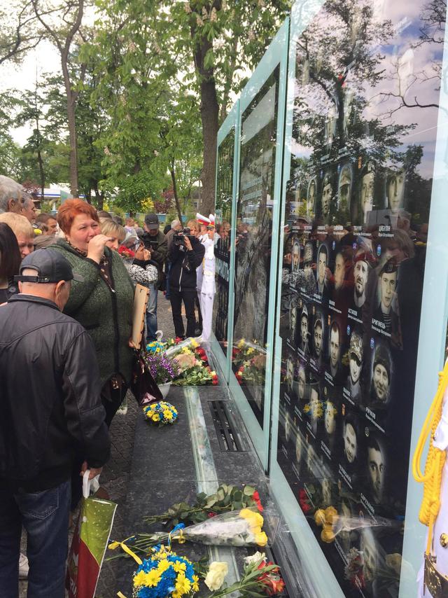 Алею памяті загиблих воїнів АТО відкрили в Дніпрі 02