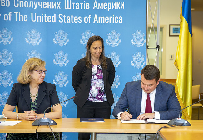 ФБР и НАБУ возобновили меморандум о взаимопонимании, - посольство США 01