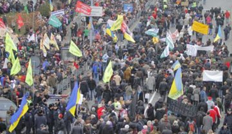 Поддержать Тимошенко едут со всей Украины: завтра в Киеве ожидается 20 тысяч протестующих
