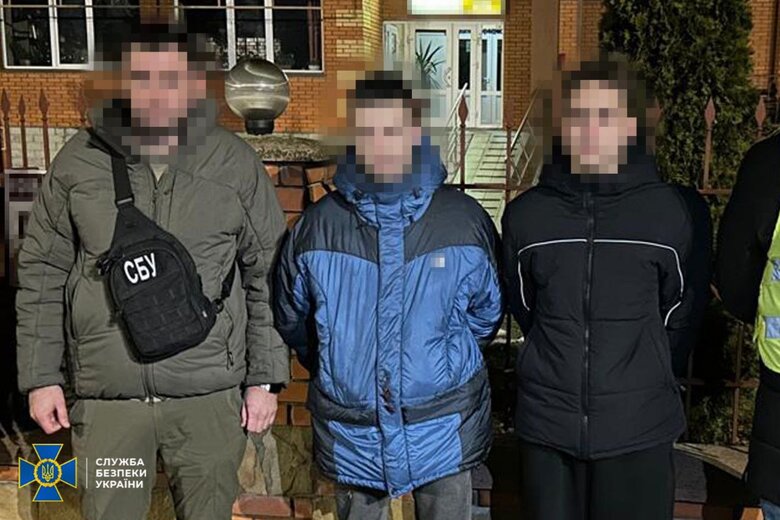 Чотирьох паліїв авто ЗСУ затримано у Києві та Харкові