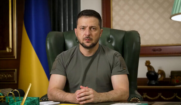 Усі люди після початку війни стали одної професії - українець. Сенс професії - вижити, - Зеленський