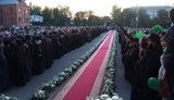 Как в Луганске "отцы города" встречали патриарха Кирилла: хлеб-соль и ковровая дорожка. ФОТОрепортаж