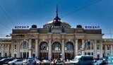 Внаслідок нічної атаки дронів пошкоджено інфраструктуру залізничного вокзалу Одеси