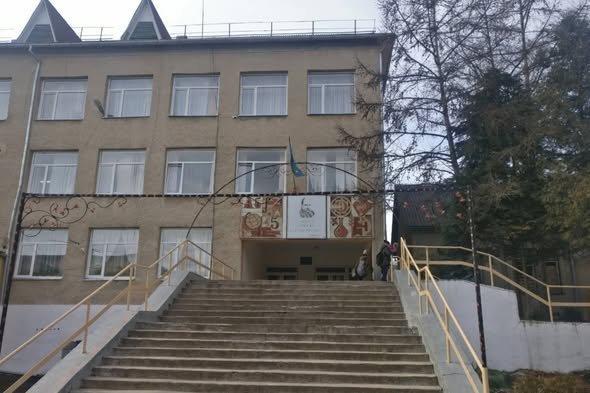 Депутатку Ужгородської райради судитимуть за фіктивне працевлаштування чоловіків у ліцеї