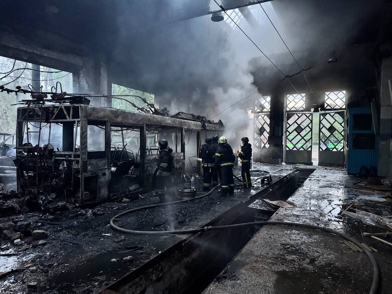 У Харкові окупанти вдарили по тролейбусному депо, пошкоджено 38 одиниць транспорту