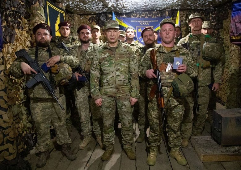 Syrskyi visited Airborne Forces units in the Pokrovsk direction