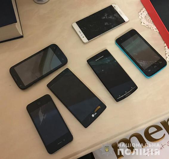 Групу чорних копачів, які незаконно видобували бурштин і нападали на поліцейських, затримано в ході спецоперації на Рівненщині 04
