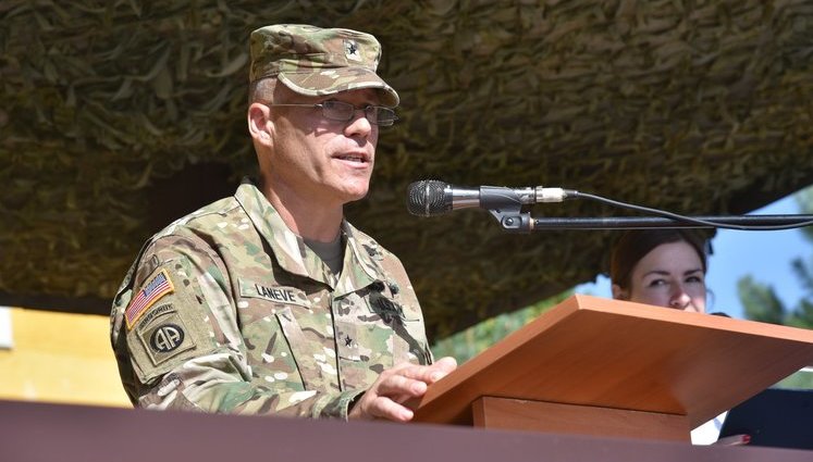 "Для прийняття в НАТО Україні потрібно проводити реформи не лише у військовій сфері, а й у політичній", - військовий аташе США Воффорд