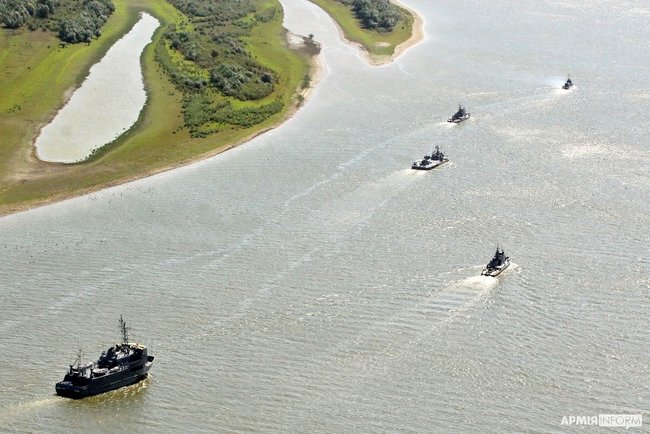 В акваторії Дунаю стартували українсько-румунські навчання ВМС Riverine-2020 09