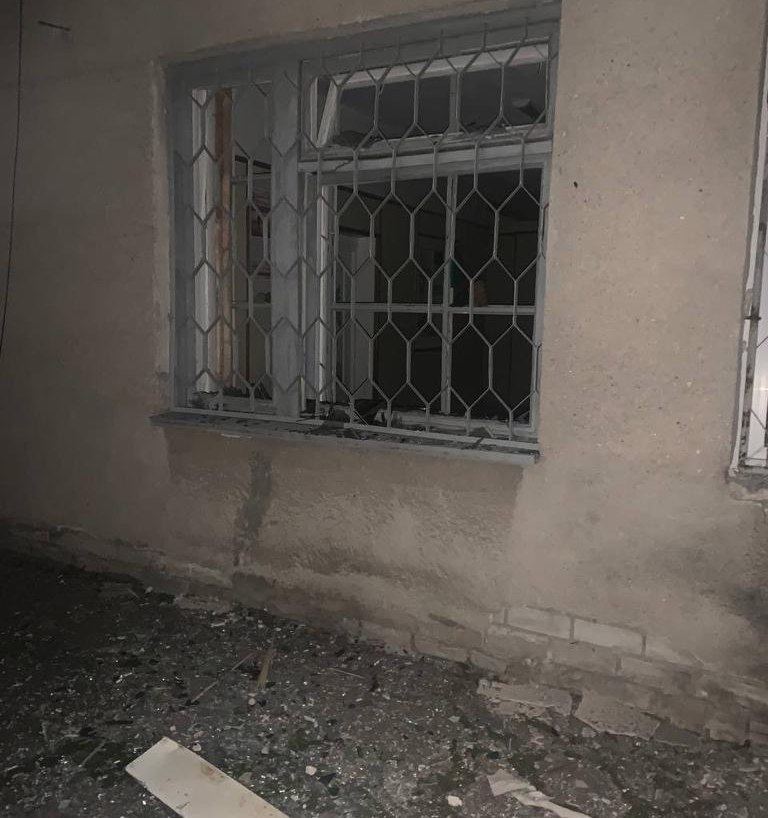 Рашисти обстріляли обласну дитячу лікарню в Херсоні, - ОВА 03