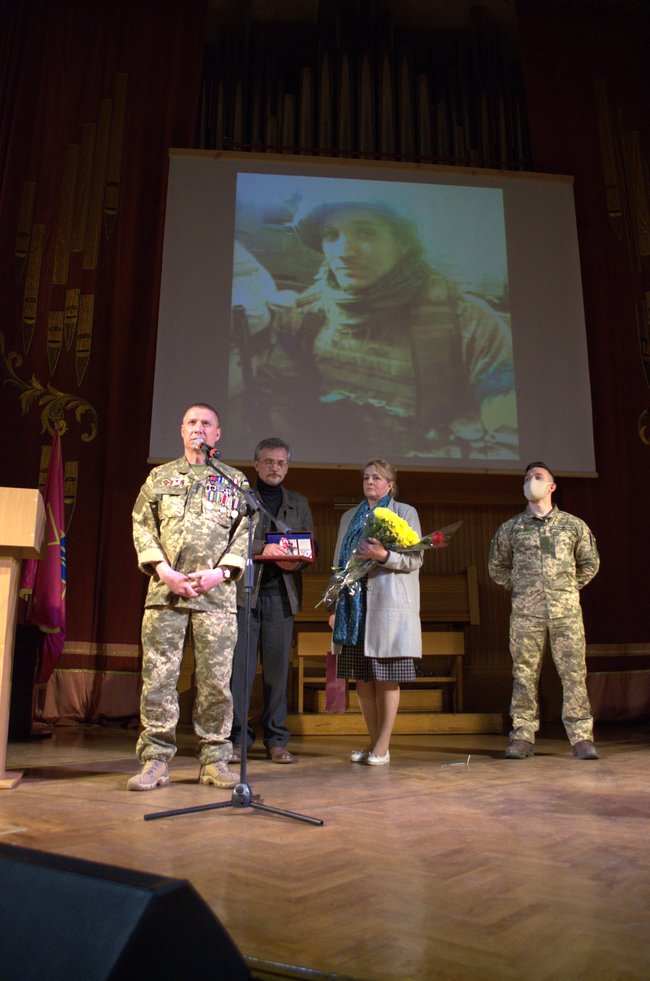 Воїни приїхали отримати орден прямо з окопів під ДАП. Народний Герой України: репортаж із Сум 19 Воїни приїхали отримати орден прямо з окопів під ДАП. Народний Герой України: репортаж із Сум 19